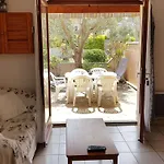 Villa Pavillon 2 Pieces Avec Mezzanine, Animaux Et Parking, Proche - Fr-1-409-95 Narbonne Plage