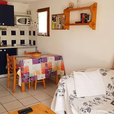 Pavillon 2 Pieces Avec Mezzanine, Animaux Et Parking, Proche - Fr-1-409-95 Narbonne-Plage
